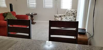 New Kingston Guest Apartment at Eight