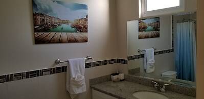 New Kingston Guest Apartment at Eight