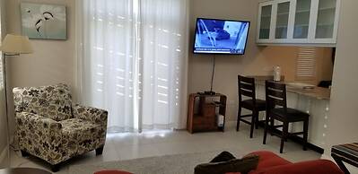 New Kingston Guest Apartment at Eight