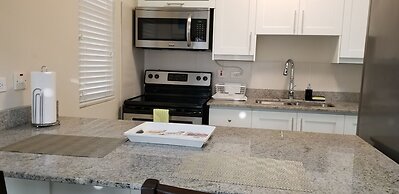 New Kingston Guest Apartment at Eight