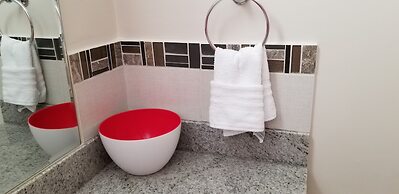 New Kingston Guest Apartment at Eight