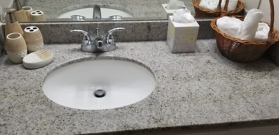 New Kingston Guest Apt at Kingsway