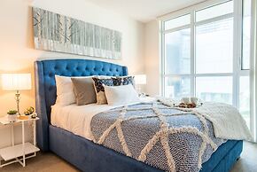 QuickStay - Premium 2-Bedroom with CN Tower & Lake Views