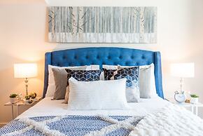 QuickStay - Premium 2-Bedroom with CN Tower & Lake Views