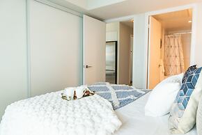 QuickStay - Premium 2-Bedroom with CN Tower & Lake Views