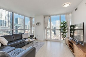 QuickStay - Premium 2-Bedroom with CN Tower & Lake Views