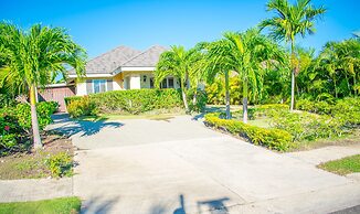 Ocho Rios Villa at The Palms VI