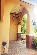 Palazzo Pavone Gallery & Resort