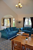 Palazzo Pavone Gallery & Resort