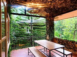 Palazzo Pavone Gallery & Resort