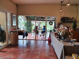 Palazzo Pavone Gallery & Resort