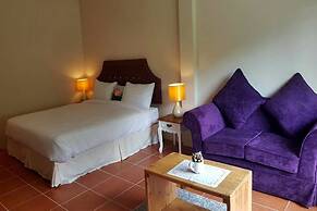 Palazzo Pavone Gallery & Resort