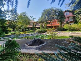 Palazzo Pavone Gallery & Resort