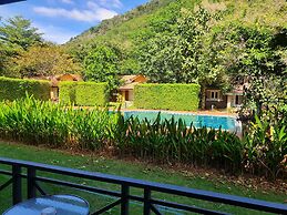 Palazzo Pavone Gallery & Resort