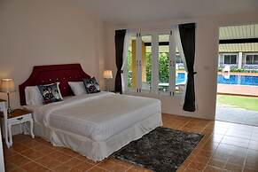 Palazzo Pavone Gallery & Resort