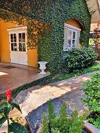 Palazzo Pavone Gallery & Resort