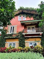 Palazzo Pavone Gallery & Resort