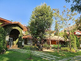 Palazzo Pavone Gallery & Resort