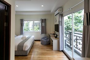 Bangkok River Loka Hotel