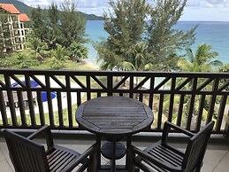 Sunset Seaview Beach Villas & Spa Suites at Nexus Karambunai