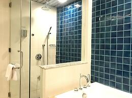 Sunset Seaview Beach Villas & Spa Suites at Nexus Karambunai