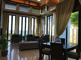 Sunset Seaview Beach Villas & Spa Suites at Nexus Karambunai
