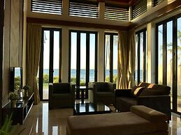Sunset Seaview Beach Villas & Spa Suites at Nexus Karambunai