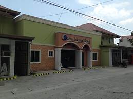 Sun Moon Poolside Hotel