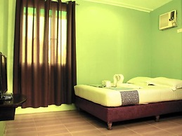 Sun Moon Poolside Hotel