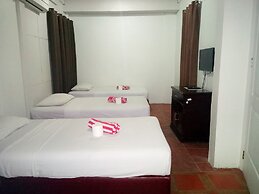 Sun Moon Poolside Hotel