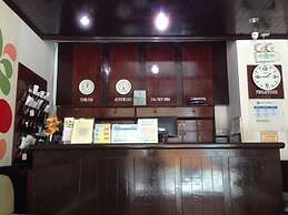 Sun Moon Poolside Hotel