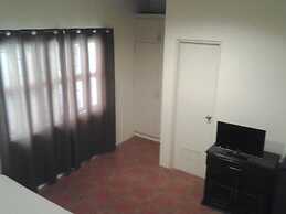 Sun Moon Poolside Hotel