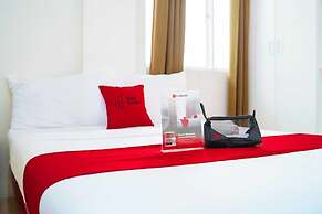 Sun Moon Poolside Hotel