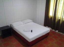 Sun Moon Poolside Hotel