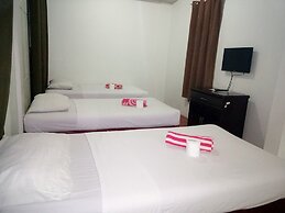 Sun Moon Poolside Hotel