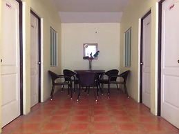 Sun Moon Poolside Hotel