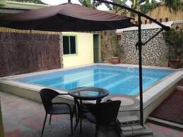 Sun Moon Poolside Hotel