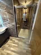 Burton Lodge Guest House and Spa