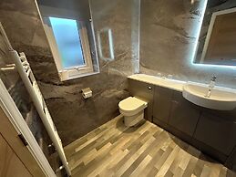 Burton Lodge Guest House and Spa