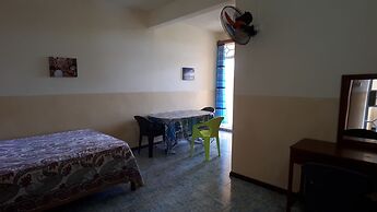 Allamanda Studios and Apartments