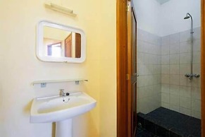 Allamanda Studios and Apartments