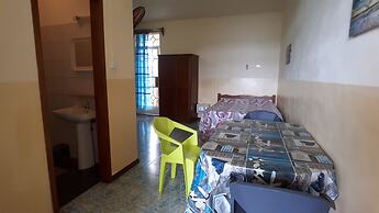 Allamanda Studios and Apartments