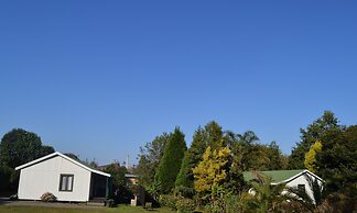 Log Cabin & Settlers Village