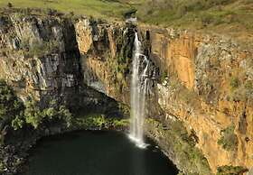 Log Cabin & Settlers Village