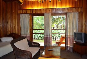 Log Cabin & Settlers Village