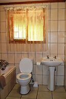 Log Cabin & Settlers Village