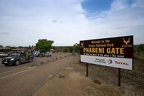 Log Cabin & Settlers Village