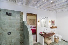 PinkCoco Gili Air - Constant Surprises & for Cool Adults Only