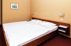 Hotel Meran Hallenbad & Sauna