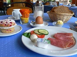 Hotel Meran Hallenbad & Sauna